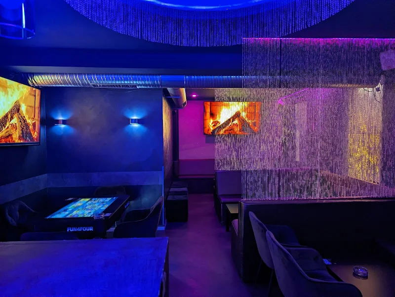 MAYURA LOUNGE