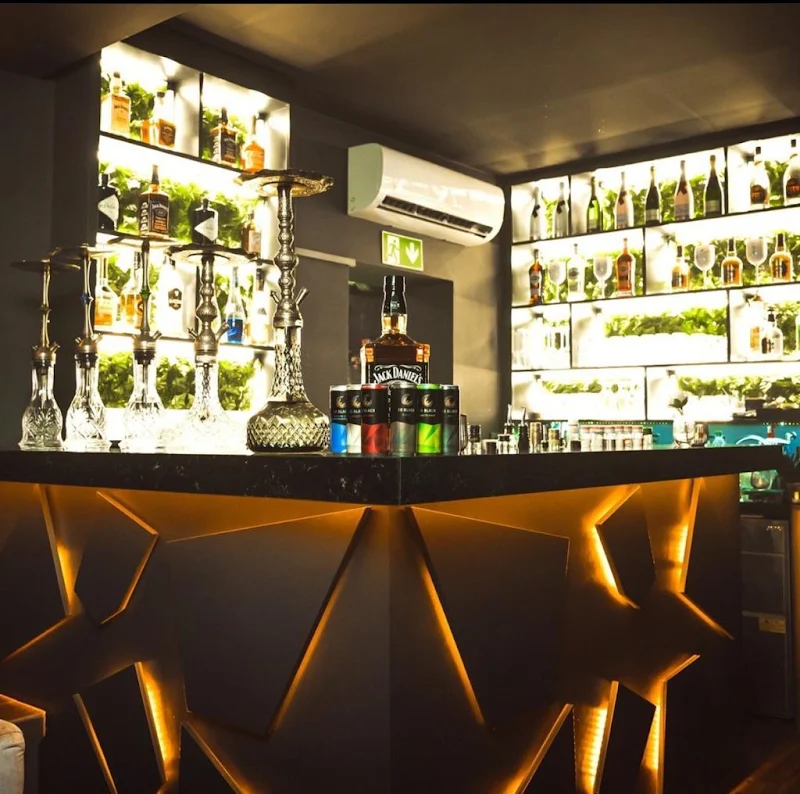 Vinsmoke Lounge UG