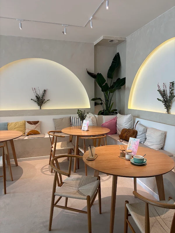 MAGO Coffee, Food & Drinks