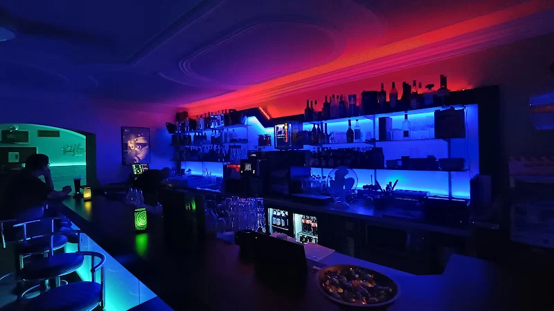 C2 bar Coffee & Cocktails
