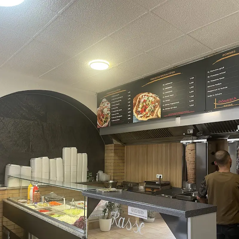 Döneria Kebap Haus & Pizzeria + Ecke
