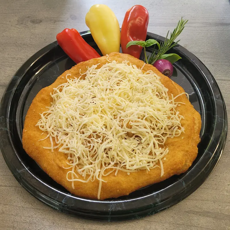 Attila 's Lángos