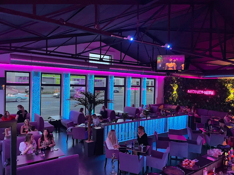 MONCHERI café bar lounge