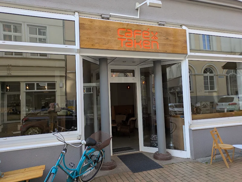 Café Taken