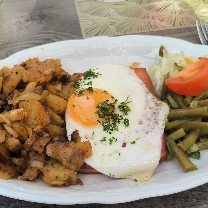 Zur Goldenen Kugel