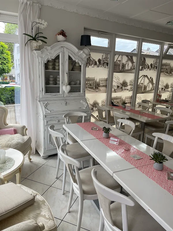 Karina's Bistro