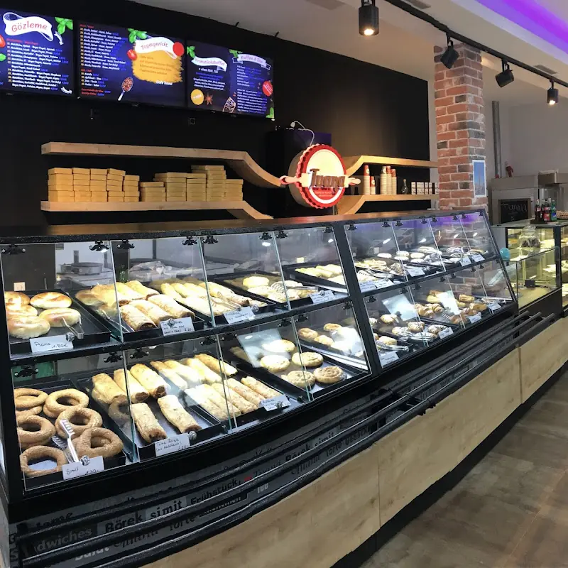 Tuana Café & Patisserie