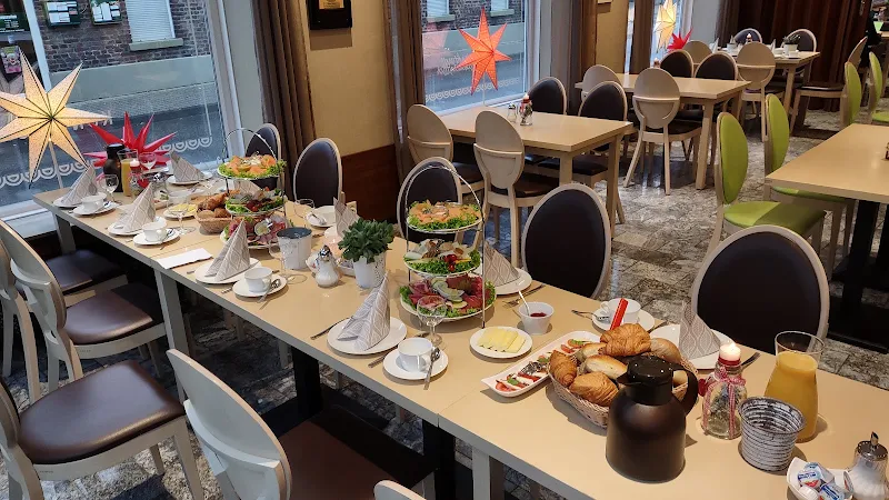 Café Poeth