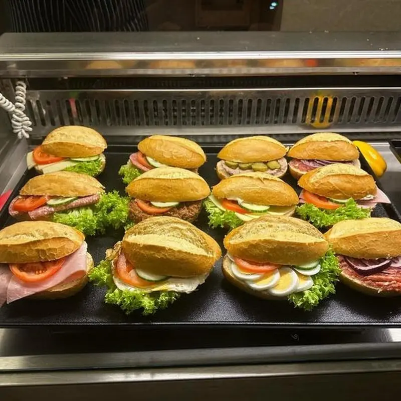 Der Brötchenbäcker264