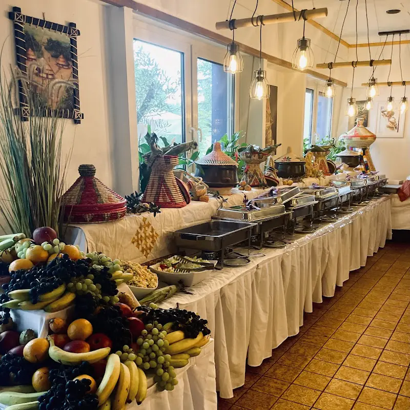 Zum Clubhaus Afrikanisches Restaurant / Bar