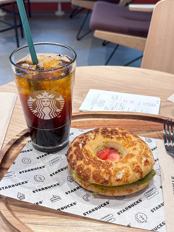 Starbucks Mittelstraße