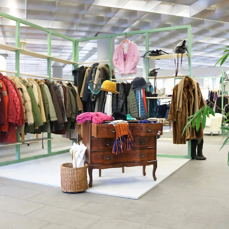 Kreuz & quer - das Secondhand-Kaufhaus mit Café