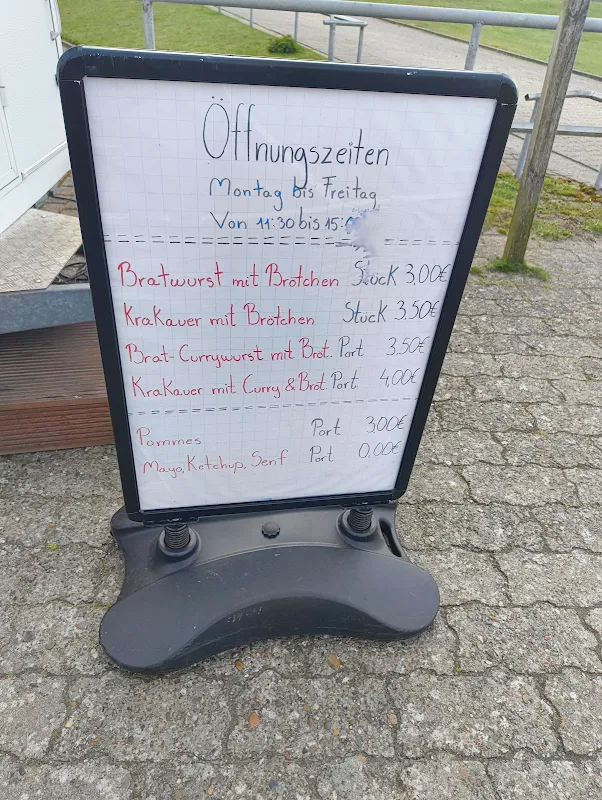 Imbisswagen vorm Edeka