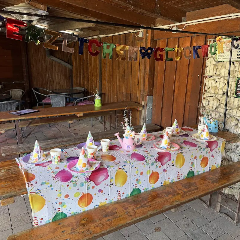 Gastro an der Falknerei des Neunkircher Zoos