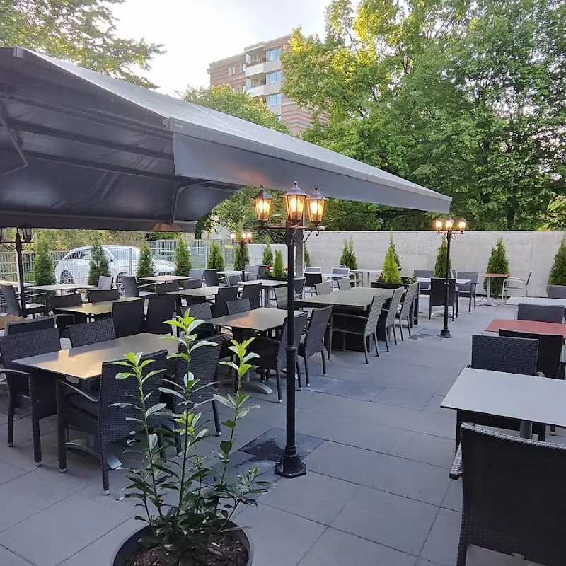 La Ponte Restaurant