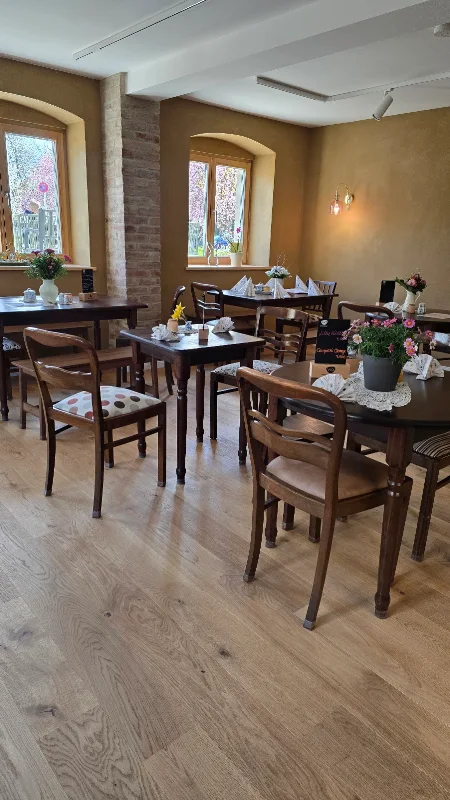 Lotti's Café