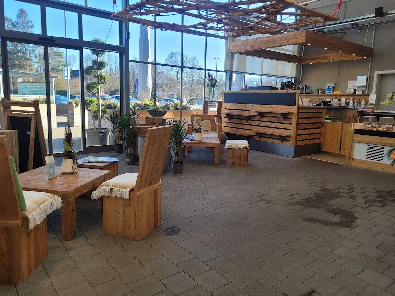 Kaffeebar im Gartenmarkt