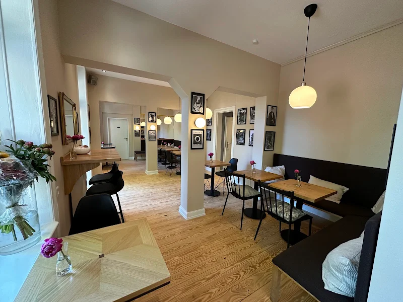 Nipote Café
