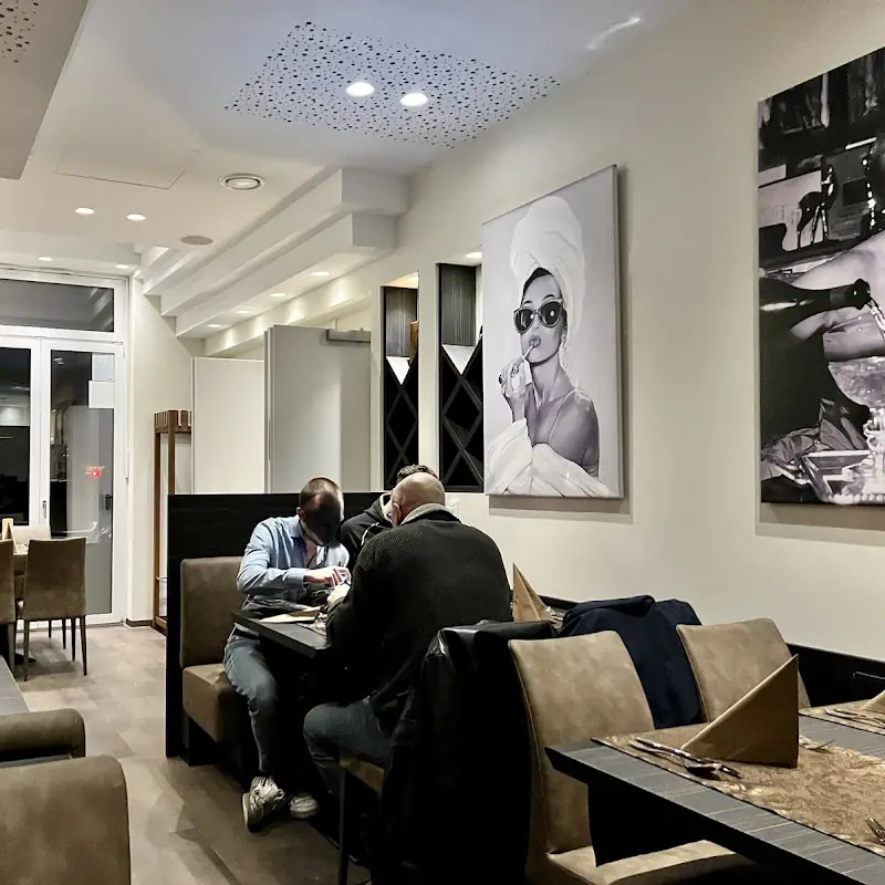 Momento Café & Ristorante