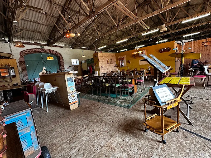 Bric à Brac: Ferienwohnungen, Veranstaltungen, Sommer-Crêperie