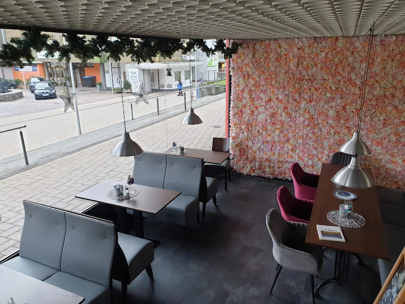 Mancar cafe