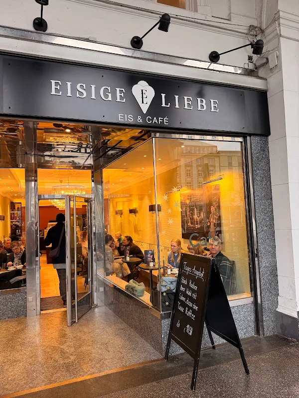 Eisige Liebe Alsterarkaden