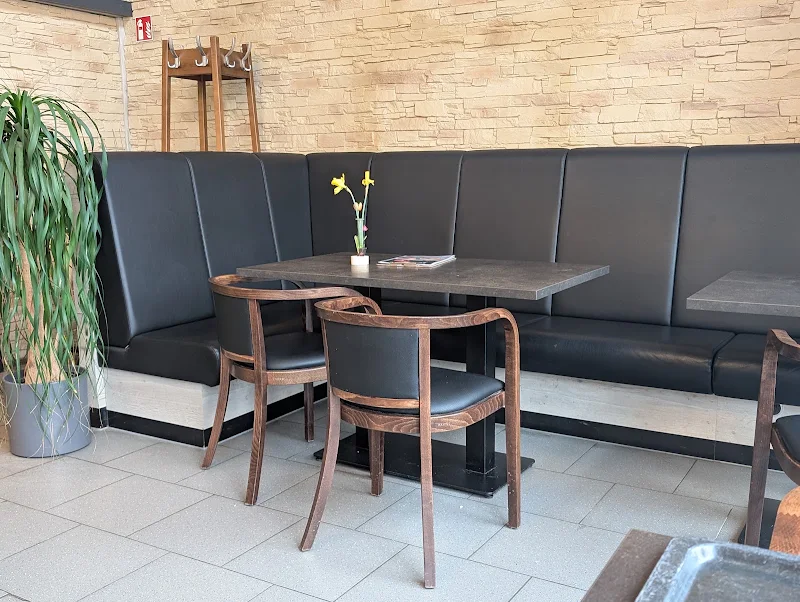 Café & Bistro