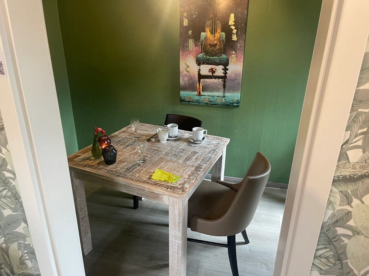 Atmosphäre, Hüli’s Café