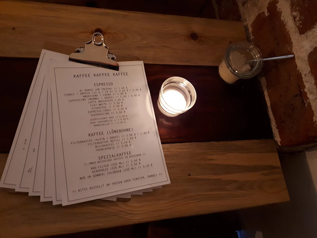 Speisekarte, Avenir Café in der Innenstadt