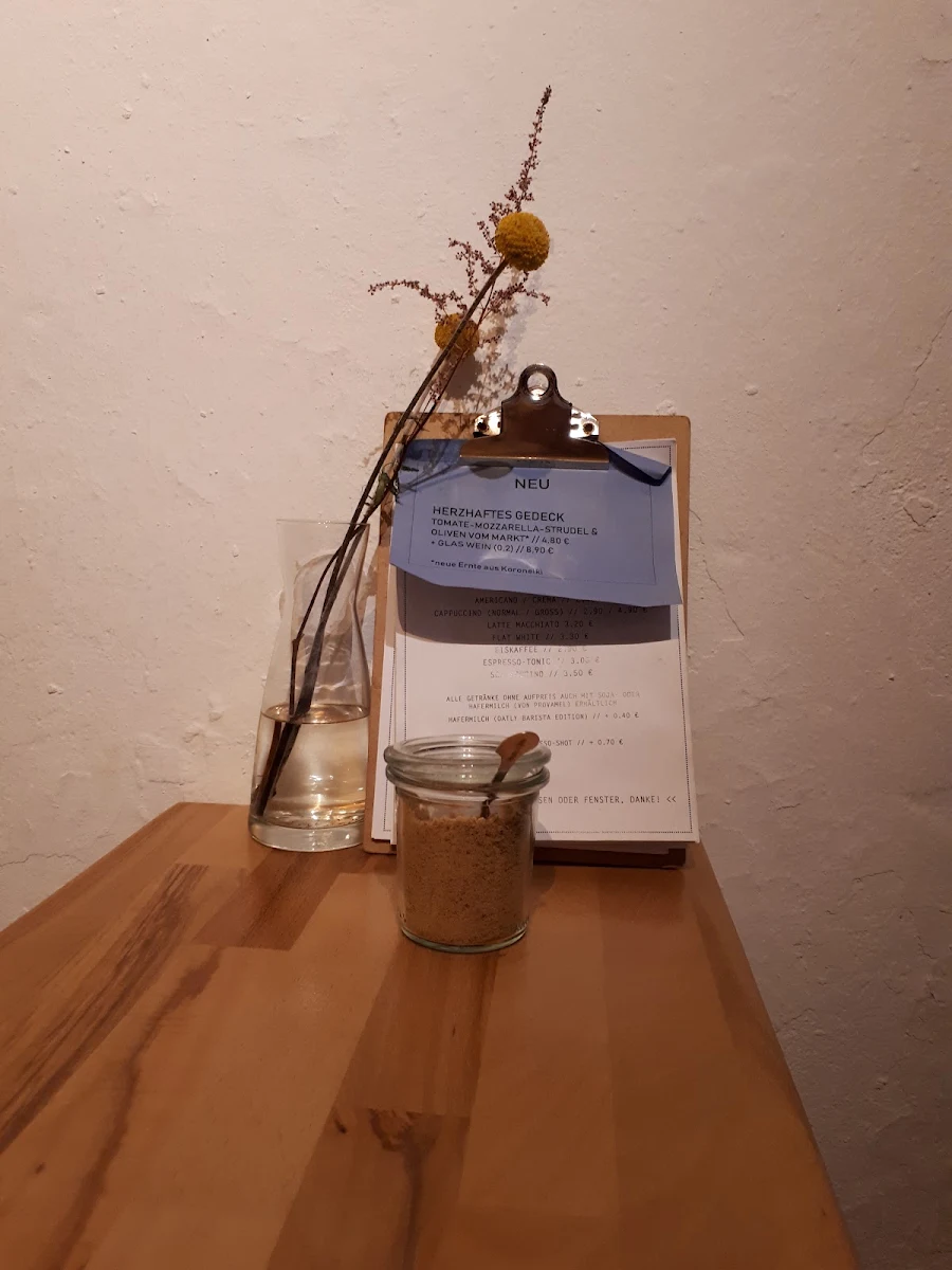 Speisekarte, Avenir Café in der Innenstadt