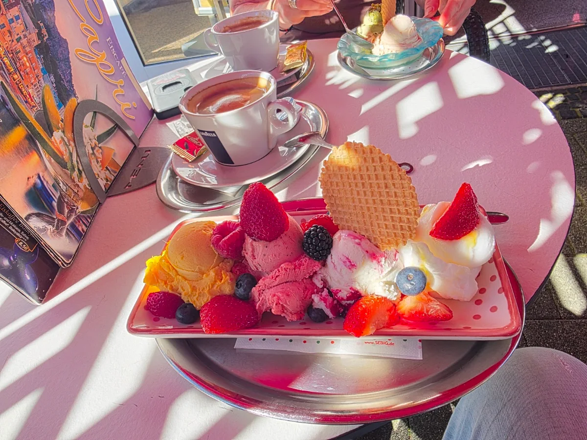 Essen und Trinken, Eiscafe Capri
