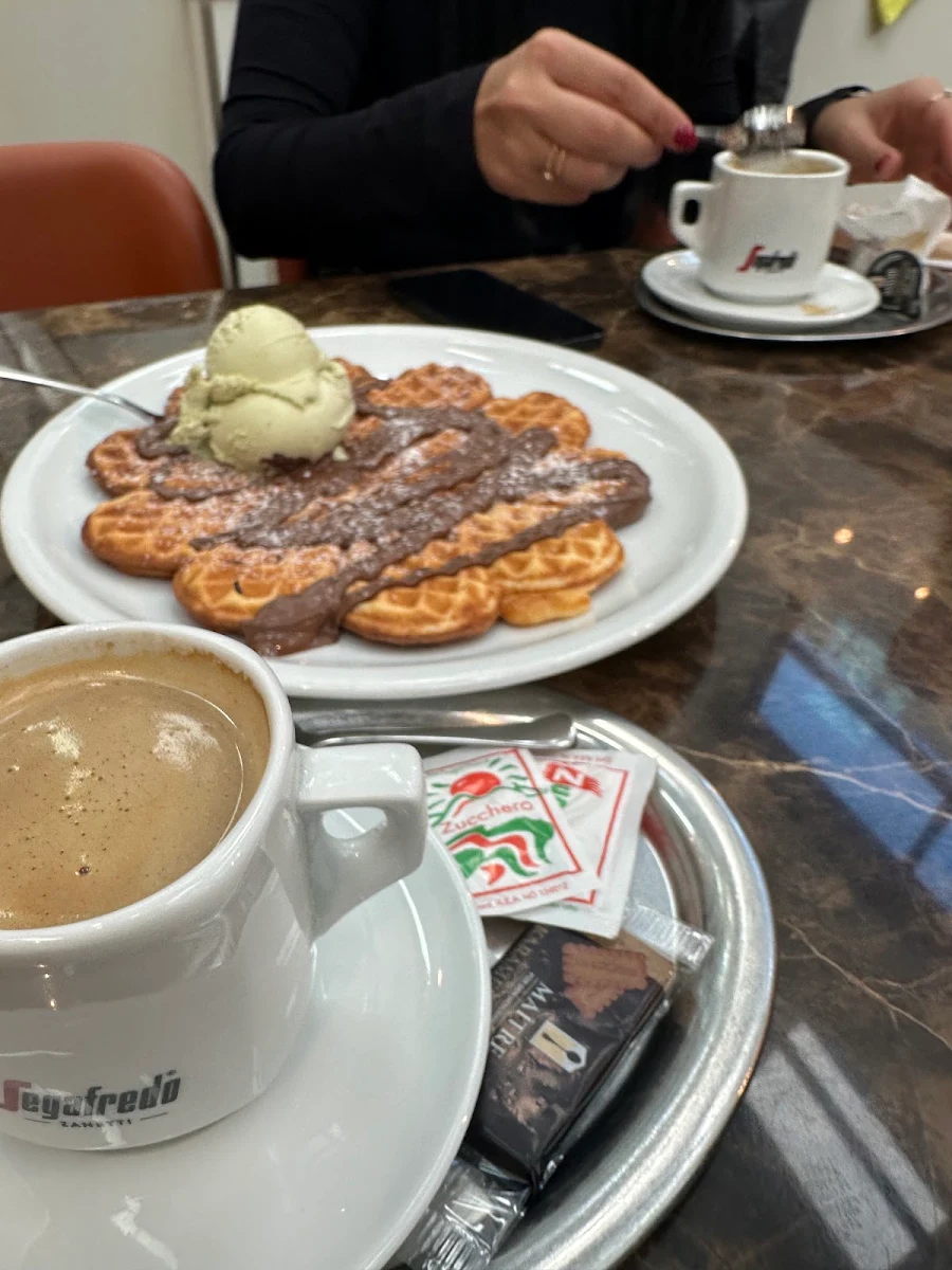 Essen und Trinken, Gelateria Eiscafe