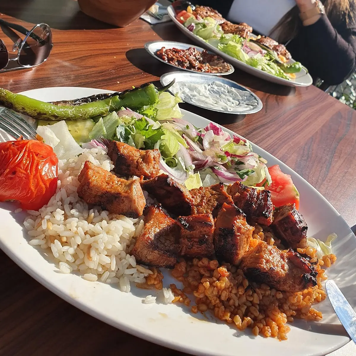 Essen und Trinken, Urfam Restaurant