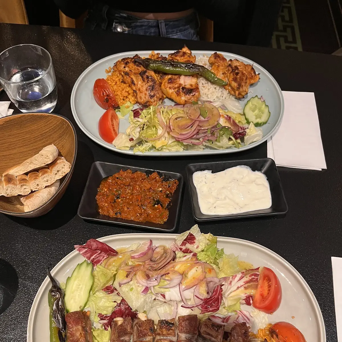 Essen und Trinken, Urfam Restaurant
