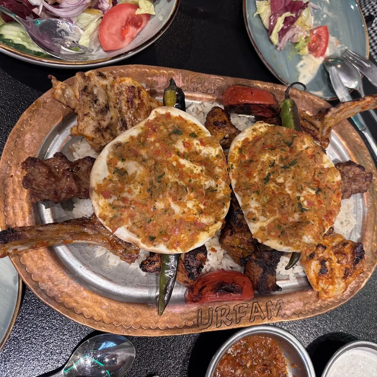 Essen und Trinken, Urfam Restaurant