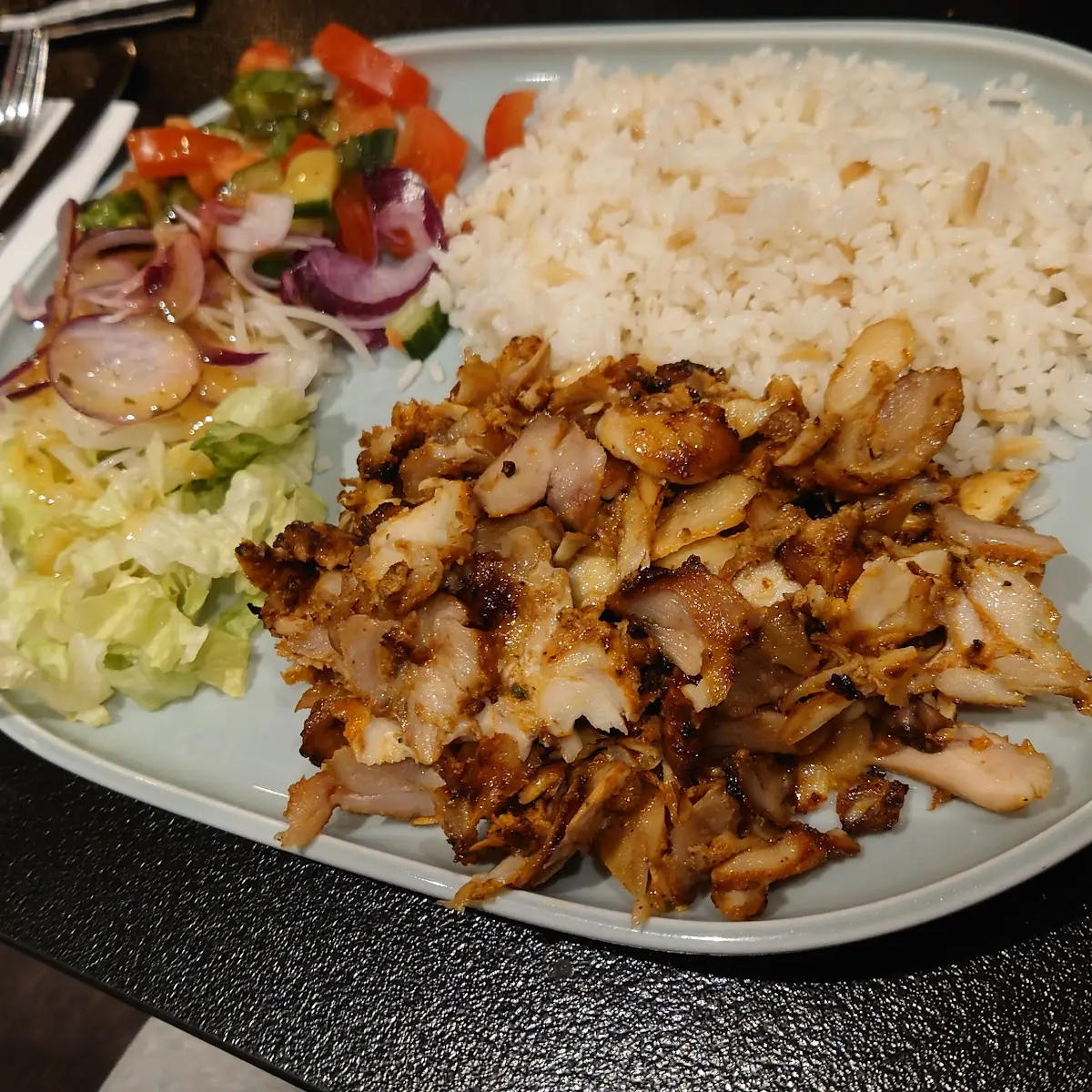 Essen und Trinken, Urfam Restaurant