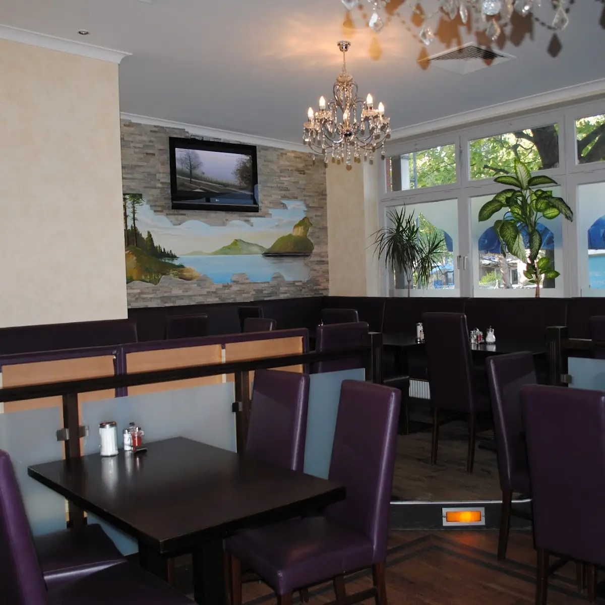 Urfam Restaurant Titelbild