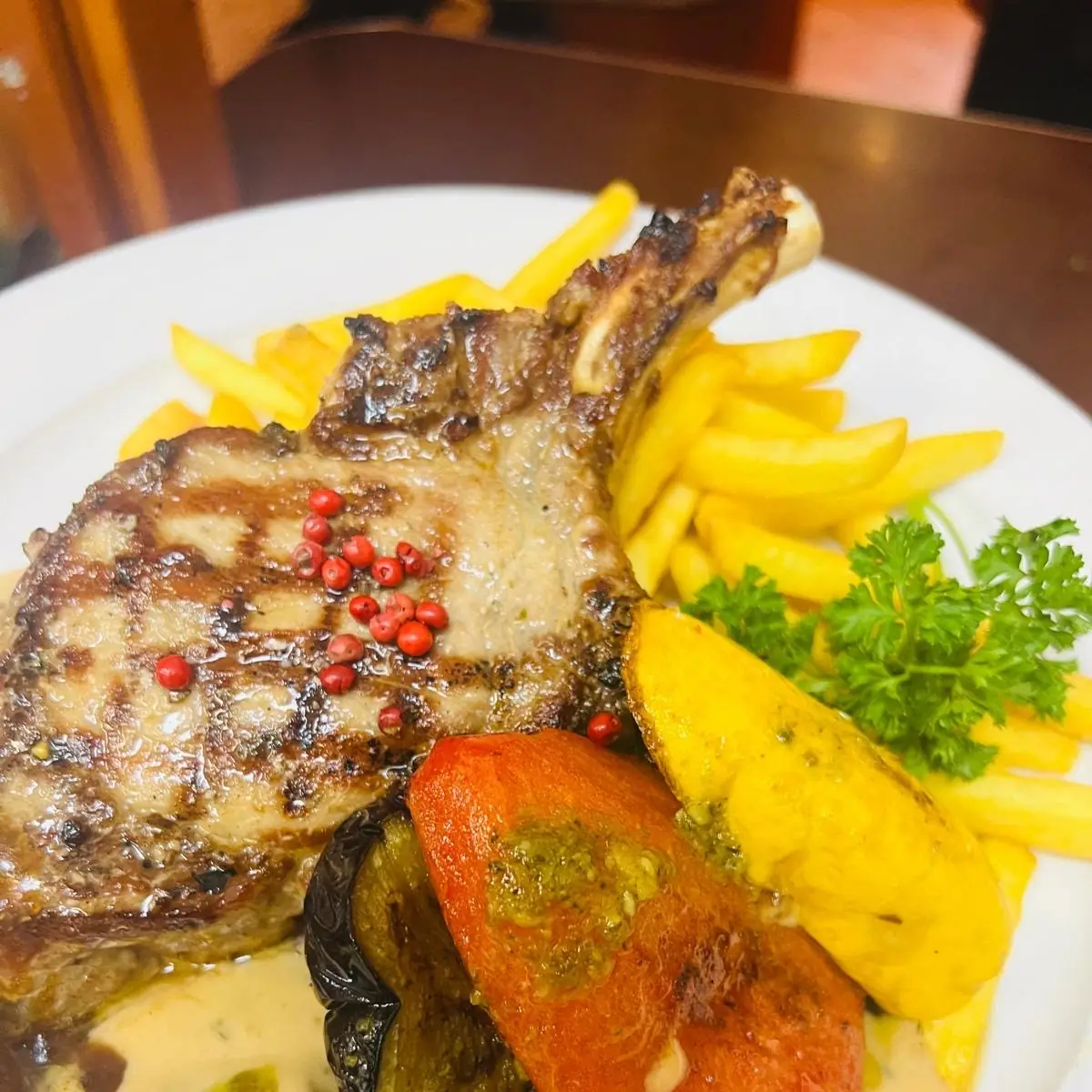 Essen und Trinken, Restaurant Vier Jahreszeiten