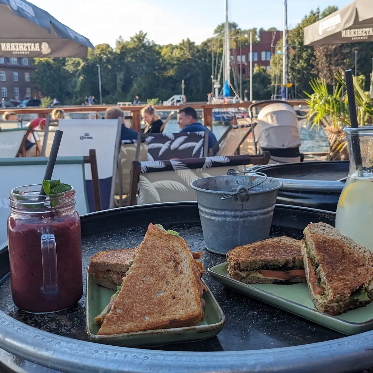 Essen und Trinken photo 3