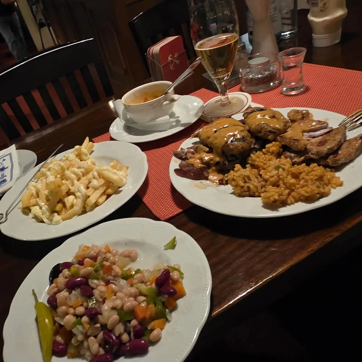Essen und Trinken photo 2