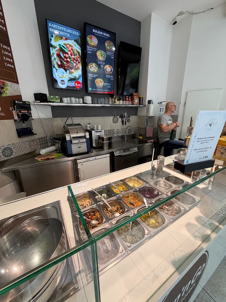 Atmosphäre, Cup’n Go – Das gesundeste Fast Food der Welt! Frisch. Natürlich. Einzigartig.