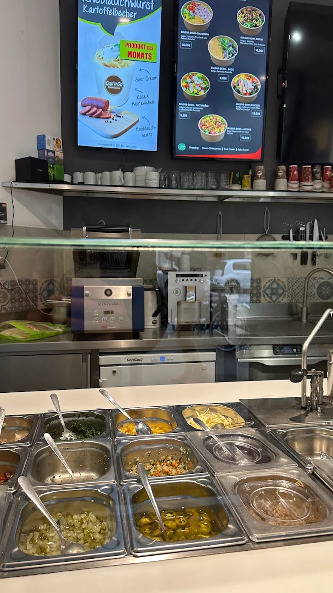 Atmosphäre, Cup’n Go – Das gesundeste Fast Food der Welt! Frisch. Natürlich. Einzigartig.
