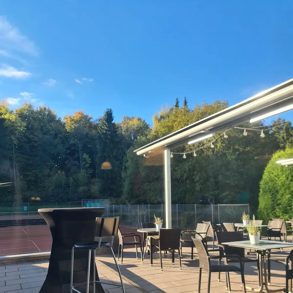 Atmosphäre, Thommys Bistro