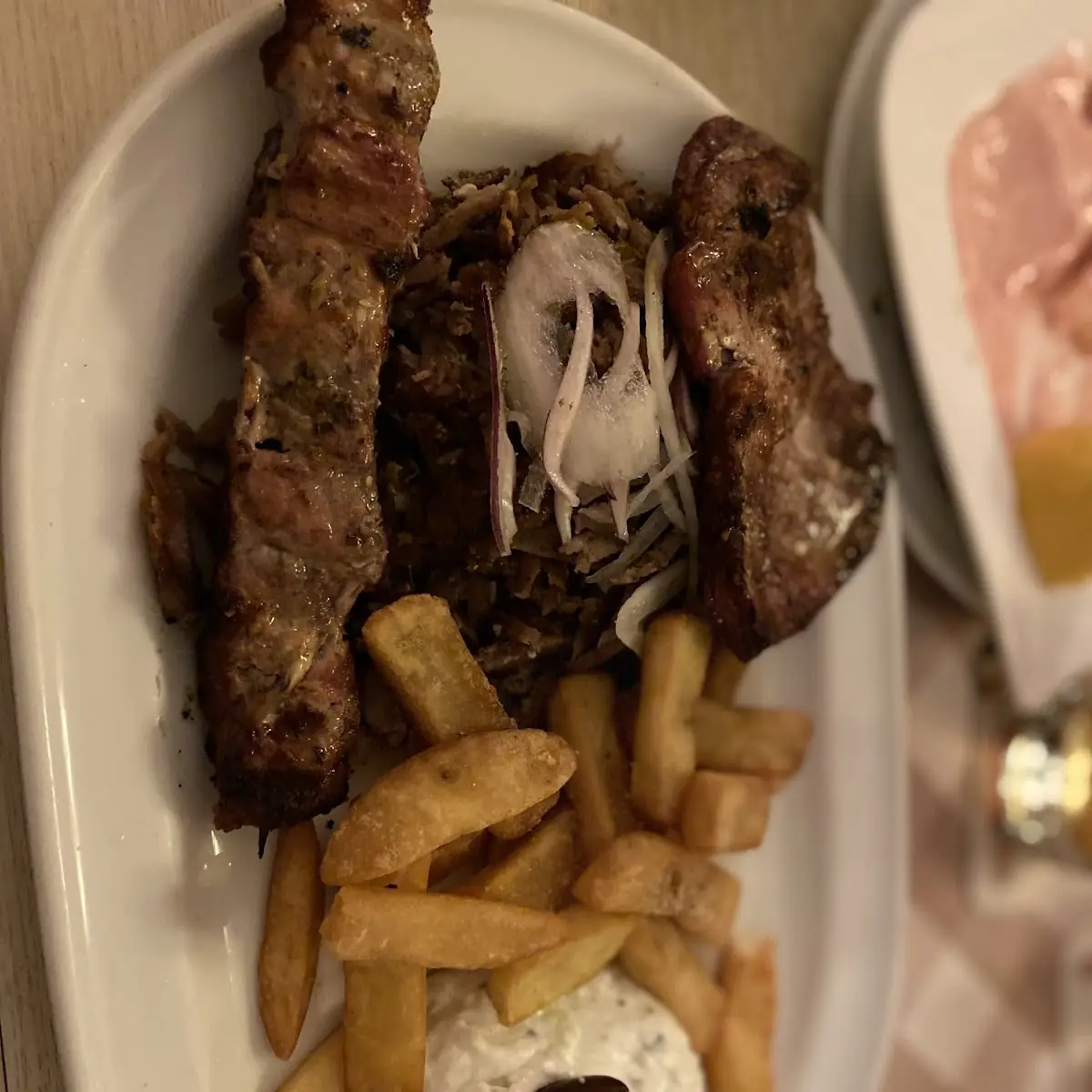 Essen und Trinken, Amperlust • Griechisches Restaurant