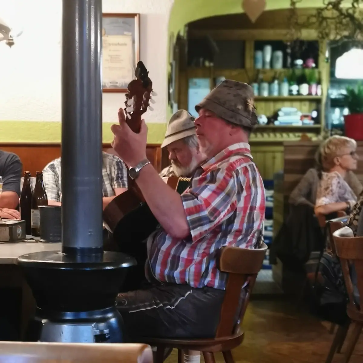 Atmosphäre, Gasthaus zum Schellenberg