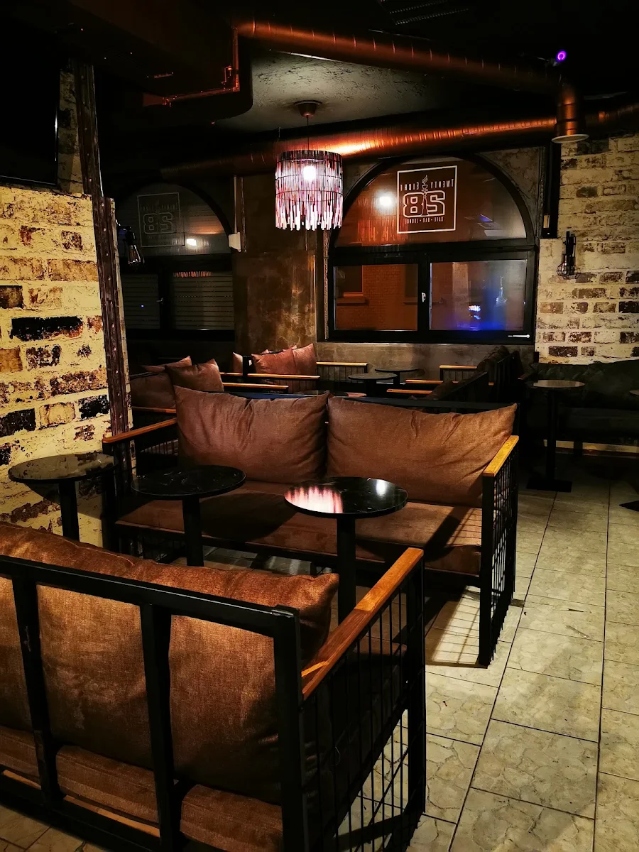 Atmosphäre, Twenty Eight Café