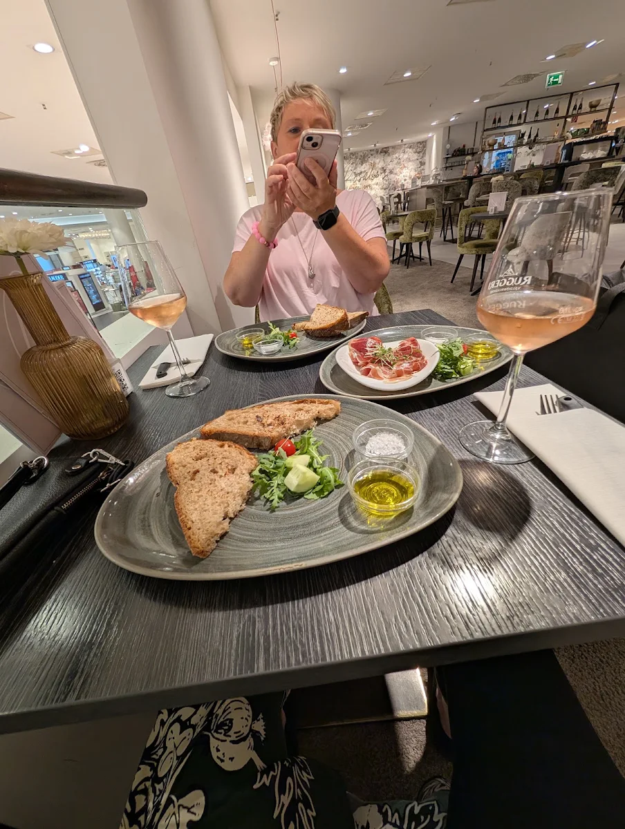Essen und Trinken photo 2