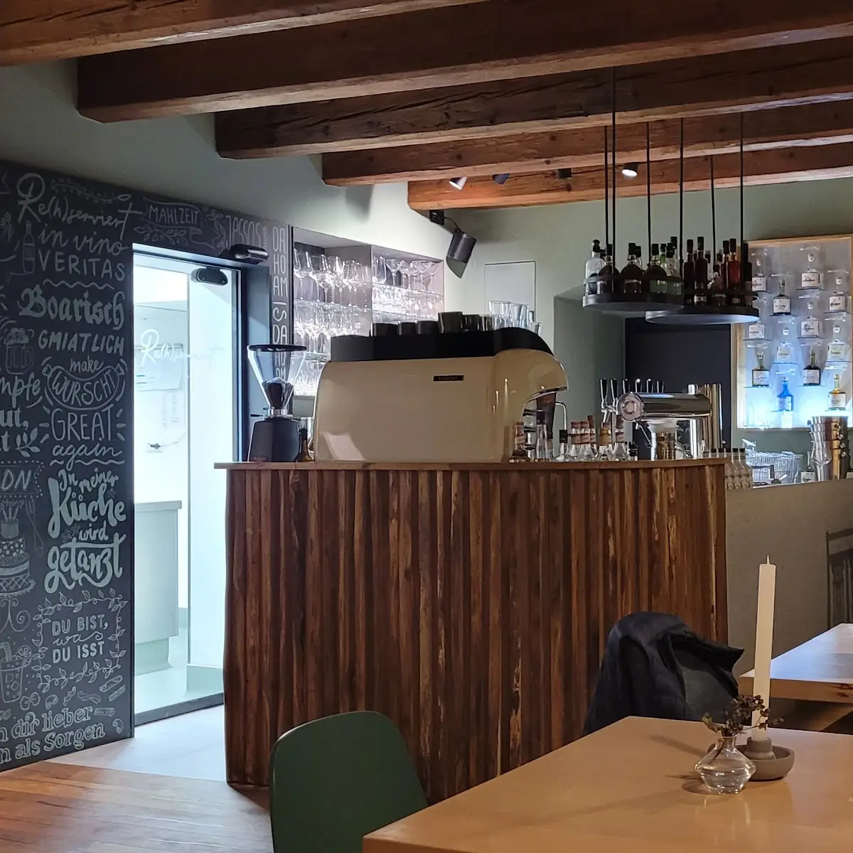 Atmosphäre, Re(h)serviert - Wirtshaus der Genusskultur