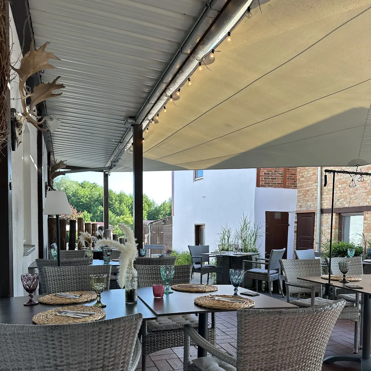 Atmosphäre, Restaurant „Blaue Maus“