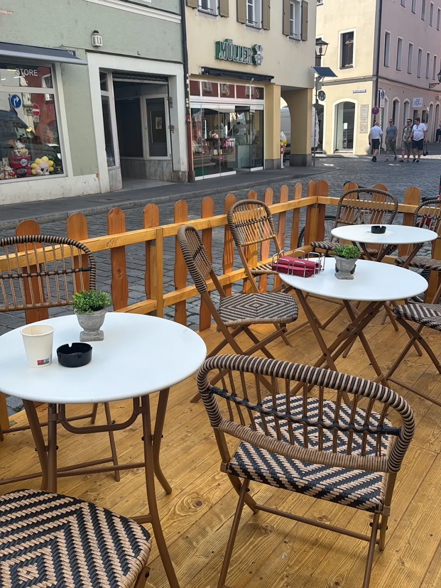 Simit Bros – Frühstück, Café & Pizza Titelbild